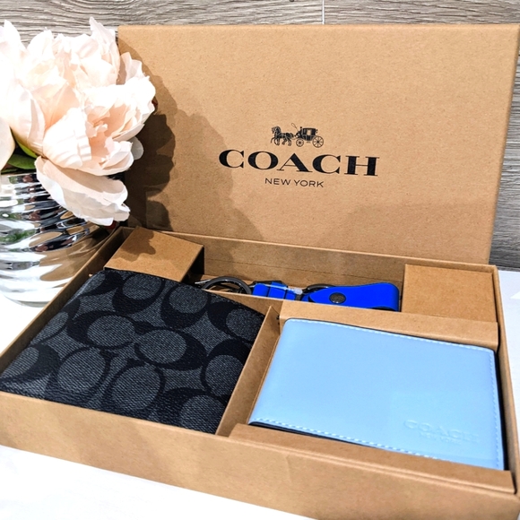 Coach Boxed 3 In 1 Wallet Gift Set In Colorblock Signature Canvas - Picture 1 of 8